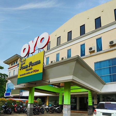 Istana Permata Ngagel Hotel Surabaya Exterior photo