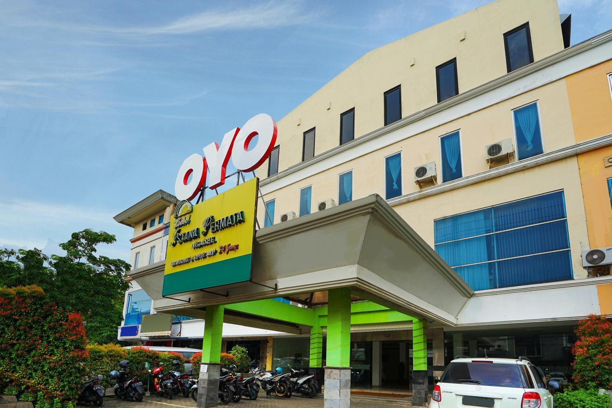 Istana Permata Ngagel Hotel Surabaya Exterior photo