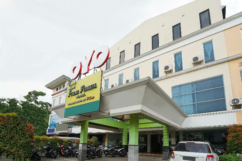 Istana Permata Ngagel Hotel Surabaya Exterior photo