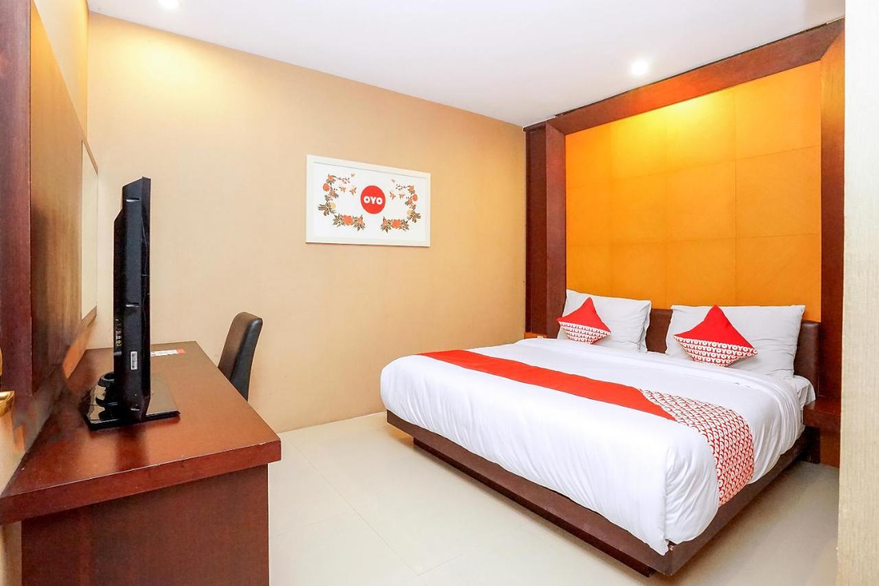 Istana Permata Ngagel Hotel Surabaya Exterior photo