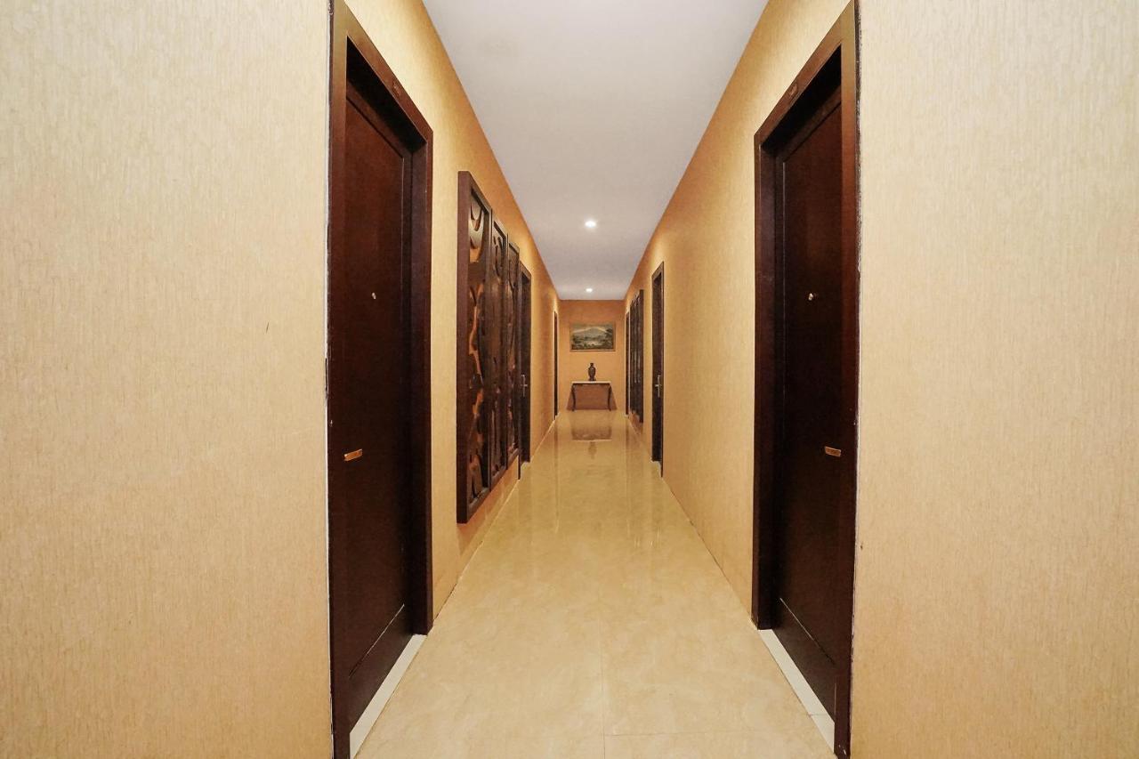 Istana Permata Ngagel Hotel Surabaya Exterior photo